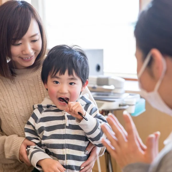 お子さまが安心して治療を受けられる歯医者さん
